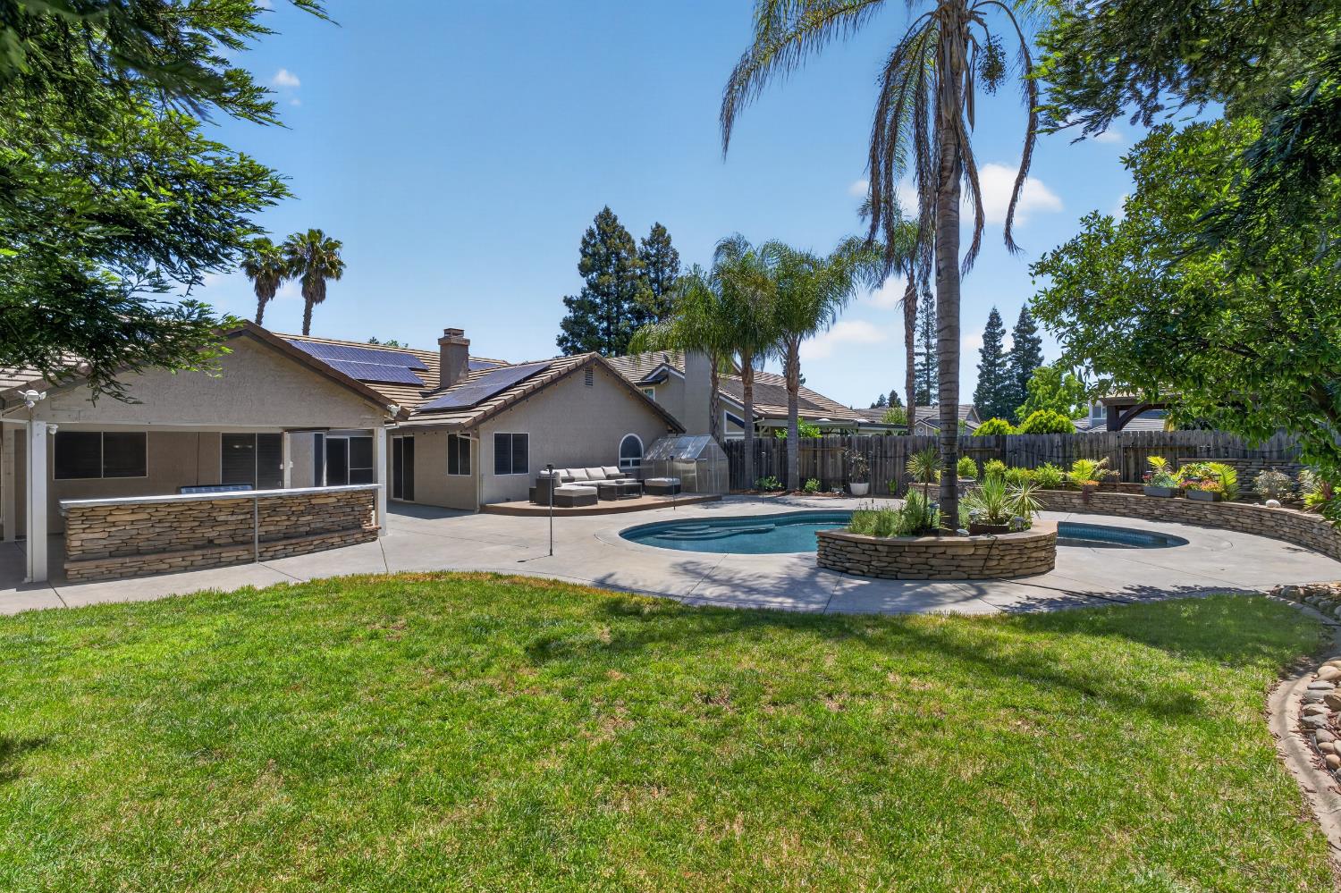 9492 Porto Rosa Drive