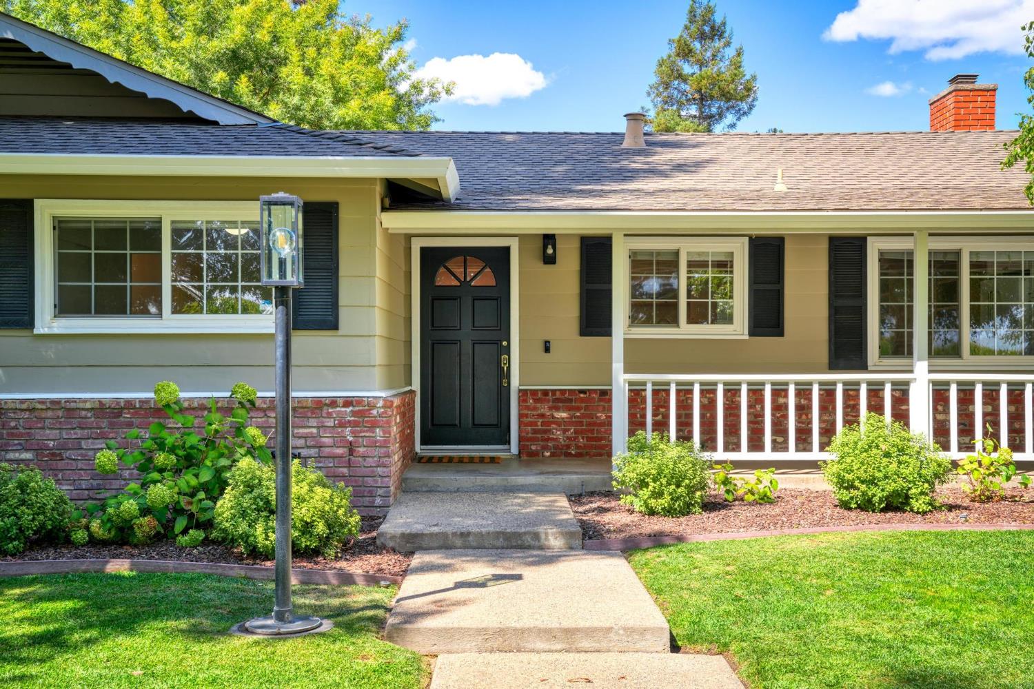 3737 Woodland Avenue