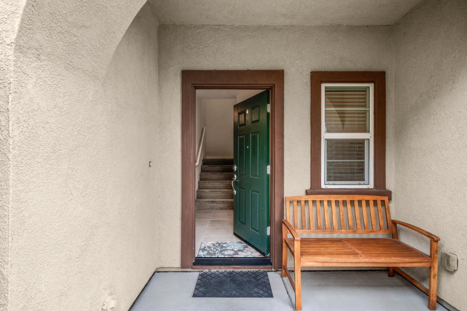 6464 Brando Loop