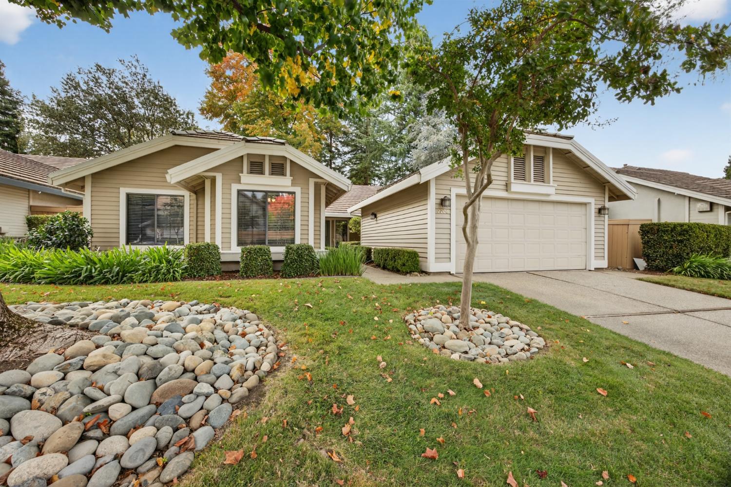 2206 Fort Point Drive