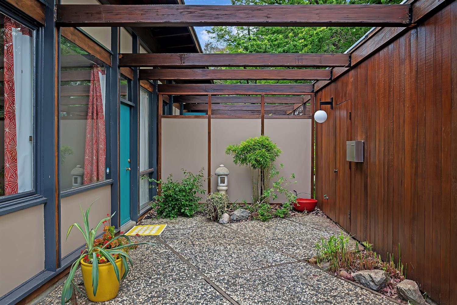 2 Parkside Drive
