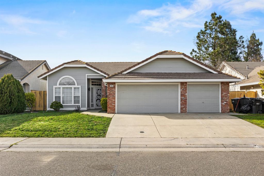 Photo of 7973 Keith Winney Circle, Sacramento, CA 95829 (MLS # 226007041)