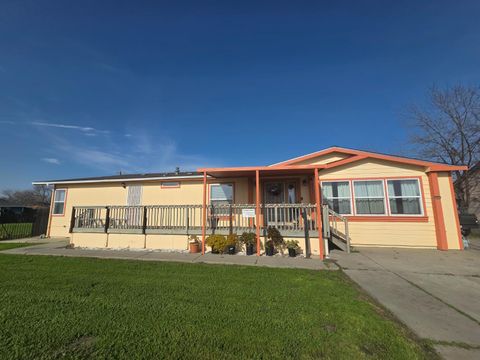 2711 Lock Avenue Sacramento CA 95822