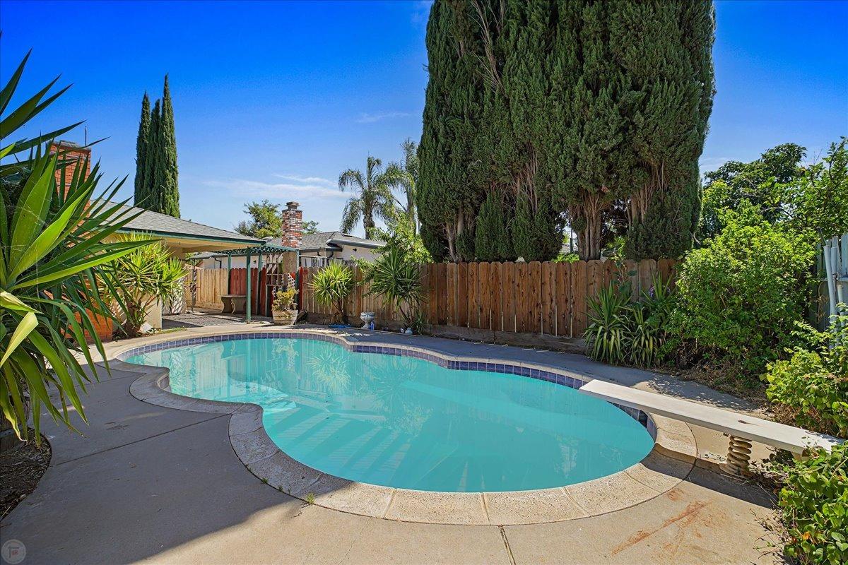 Modesto, California 95354, United States, 3 Bedrooms Bedrooms, ,2 BathroomsBathrooms,Residential,Active,11044