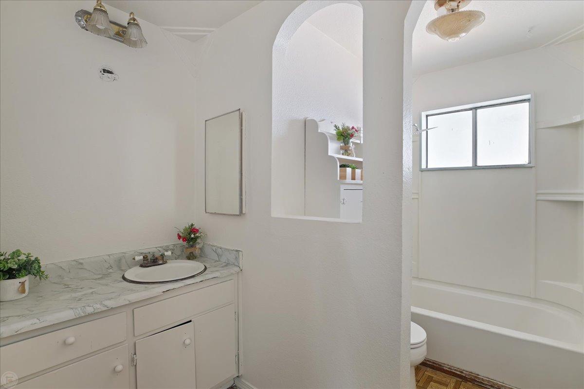 Modesto, California 95354, United States, 3 Bedrooms Bedrooms, ,2 BathroomsBathrooms,Residential,Active,11044