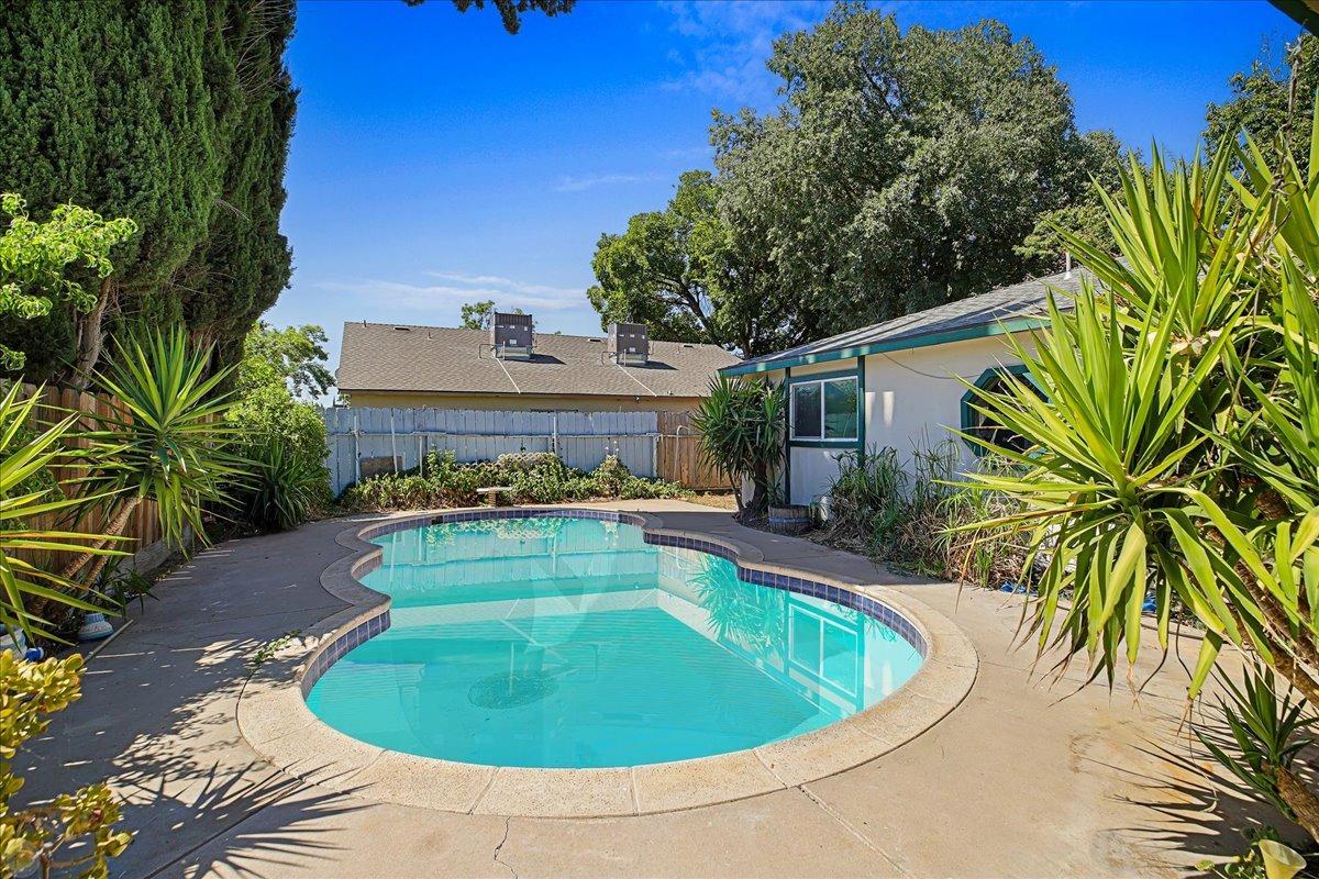 Modesto, California 95354, United States, 3 Bedrooms Bedrooms, ,2 BathroomsBathrooms,Residential,Active,11044