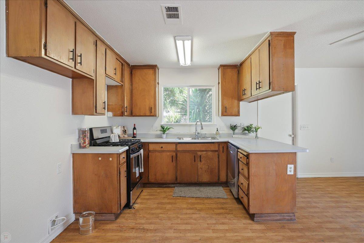 Modesto, California 95354, United States, 3 Bedrooms Bedrooms, ,2 BathroomsBathrooms,Residential,Active,11044