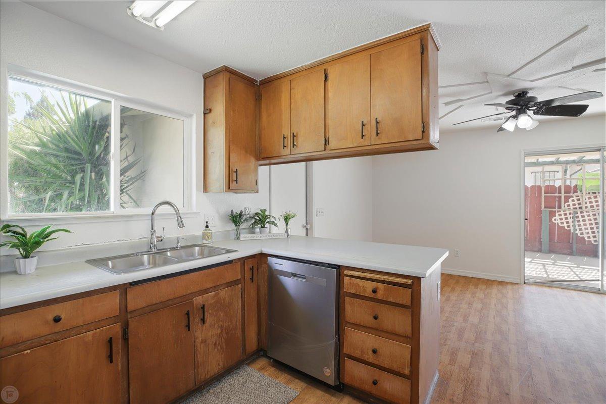 Modesto, California 95354, United States, 3 Bedrooms Bedrooms, ,2 BathroomsBathrooms,Residential,Active,11044