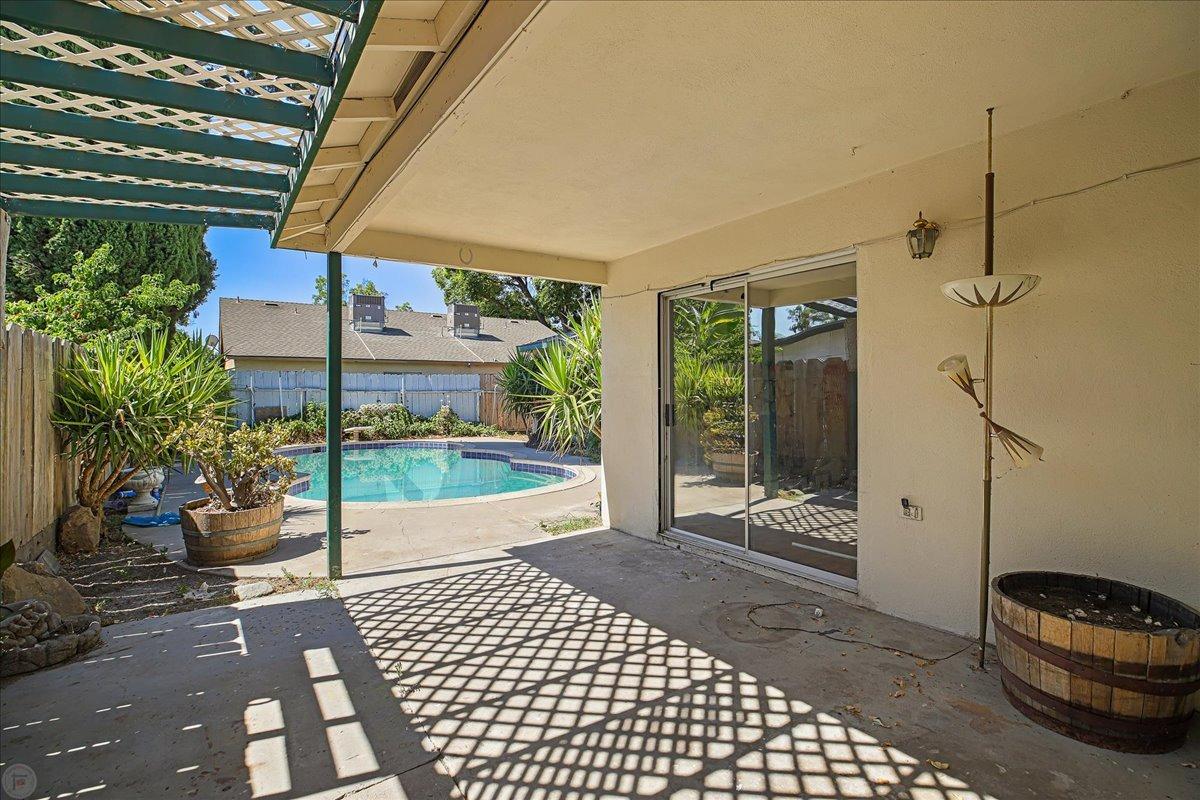 Modesto, California 95354, United States, 3 Bedrooms Bedrooms, ,2 BathroomsBathrooms,Residential,Active,11044