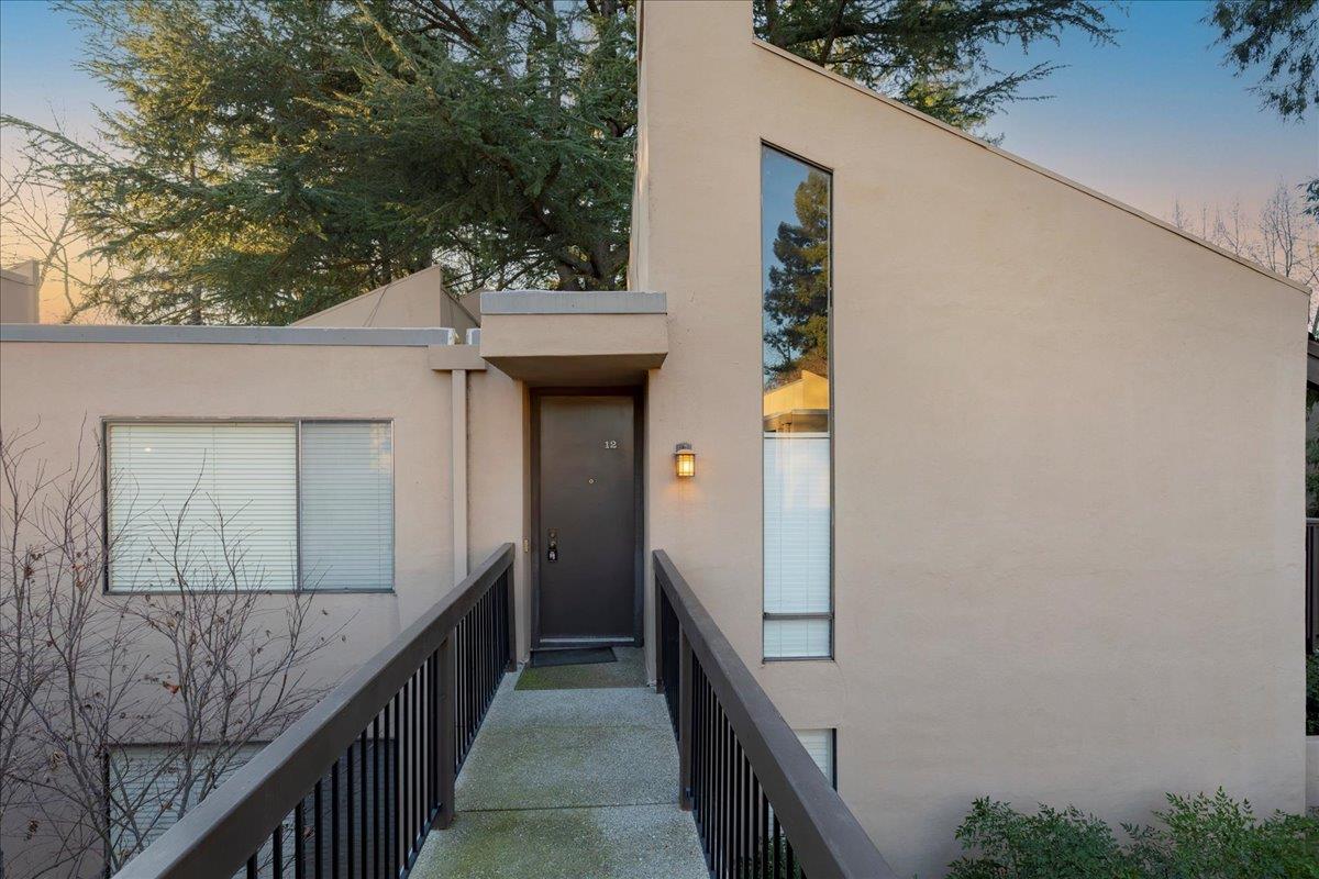 2200 Woodside Lane 12