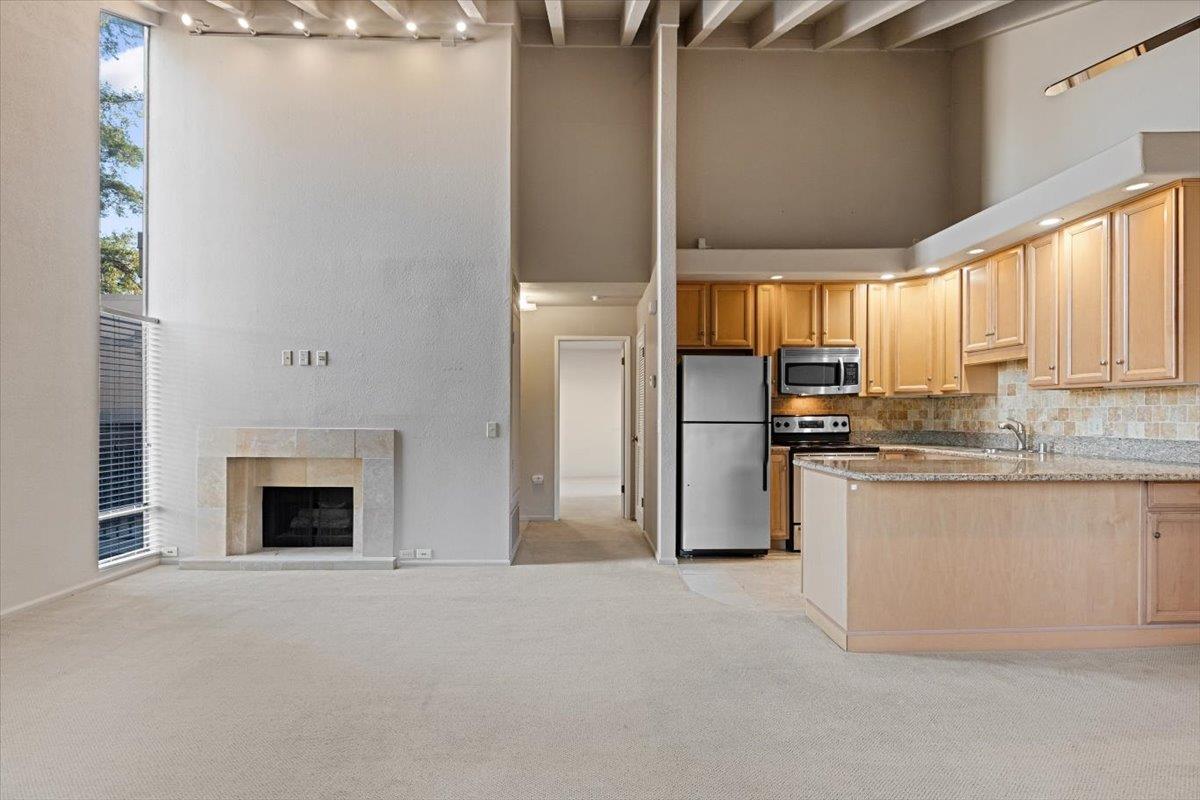 2200 Woodside Lane 12