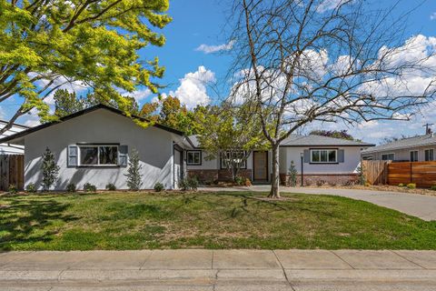 6407 Oakridge Way, Sacramento, CA 95831 - MLS#: 225036070
