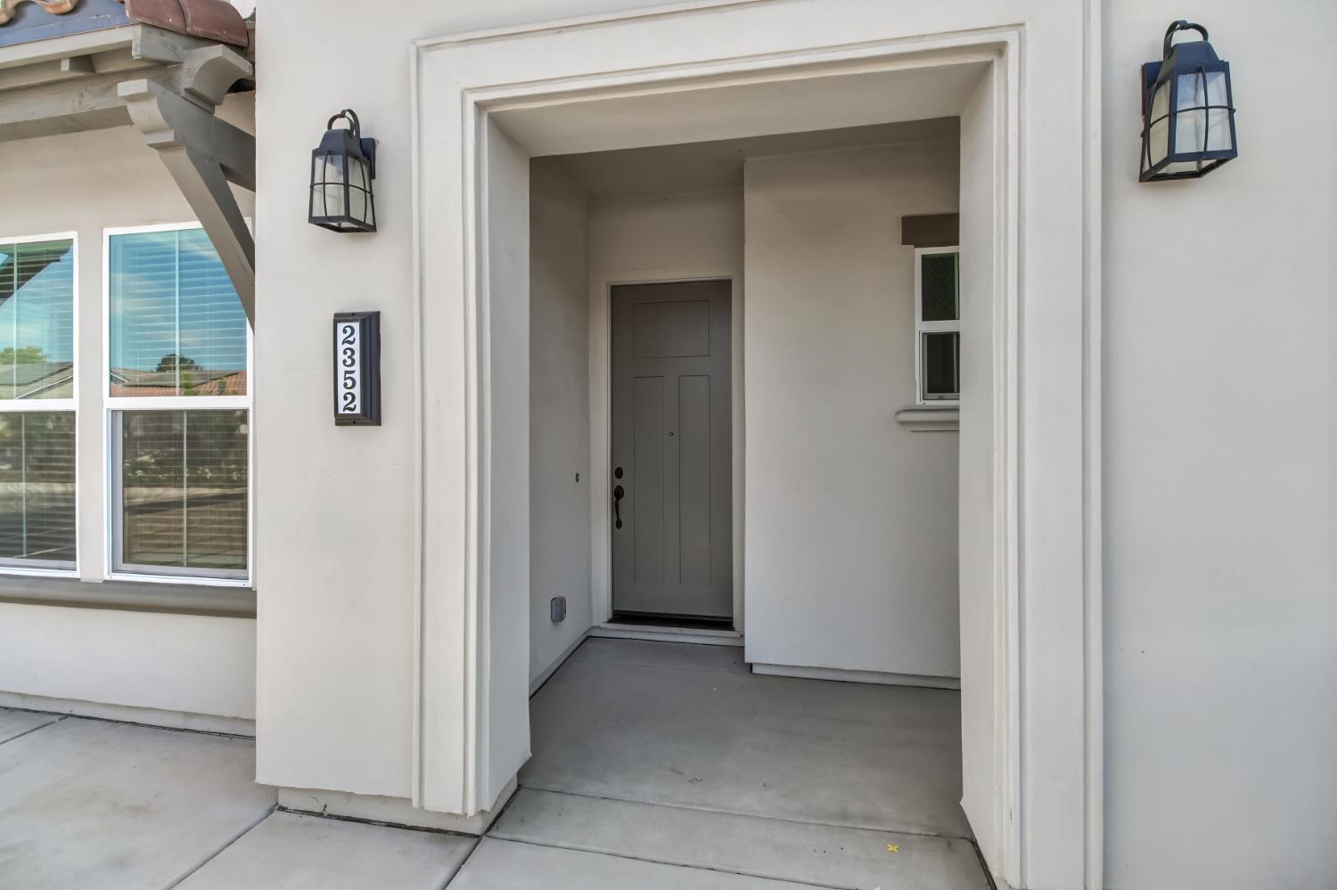 2352 Bronze Star Way