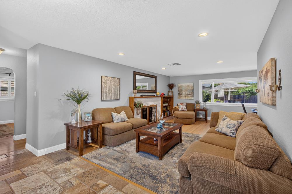 3812 Dell Rd.