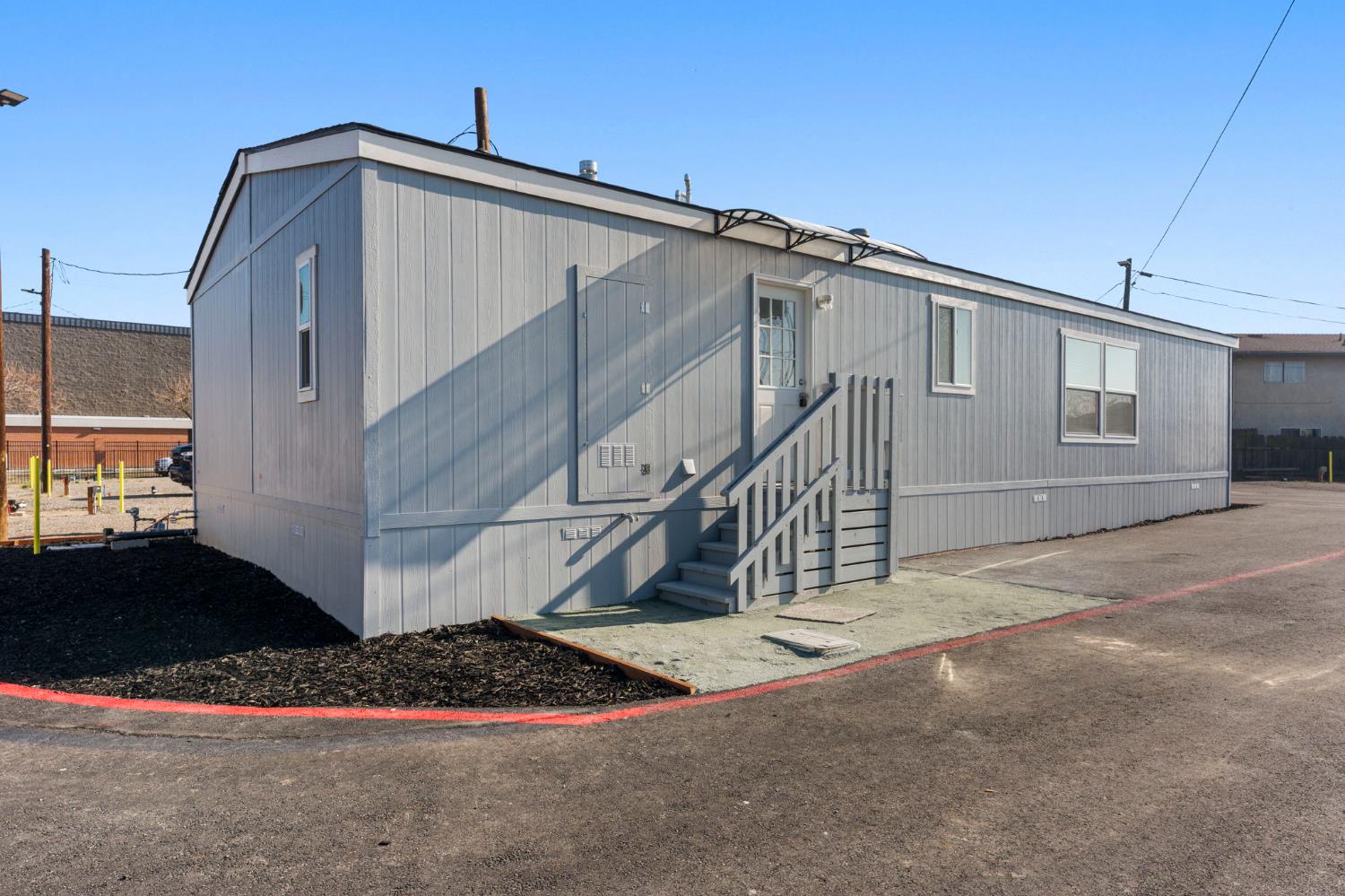 317 Moffat Boulevard 7