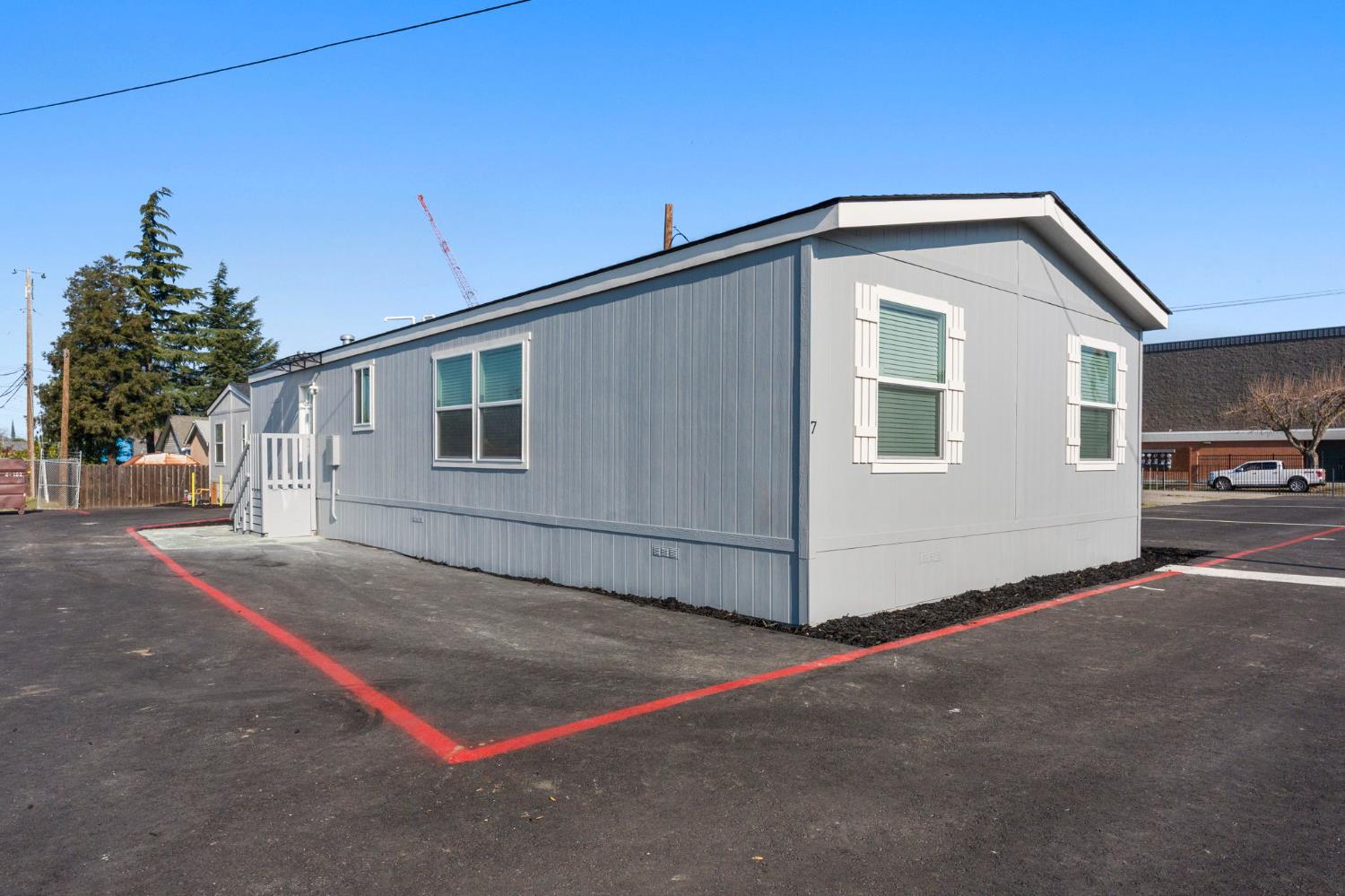 317 Moffat Boulevard 7