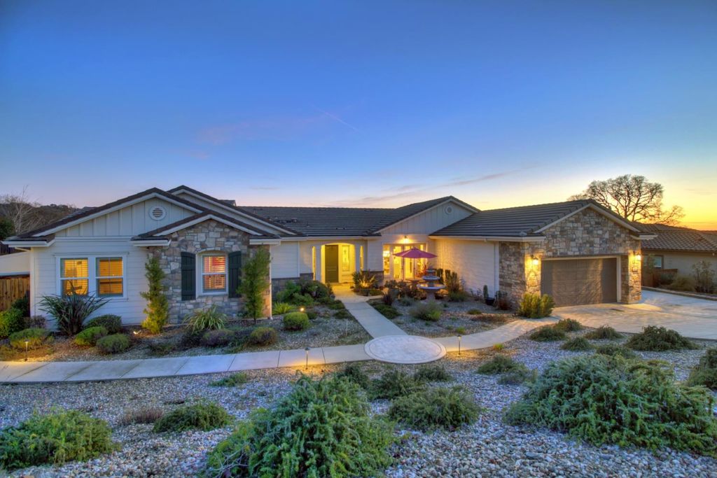 Photo of 9588 Pamela Street, El Dorado Hills, CA 95762 (MLS # 226001060)