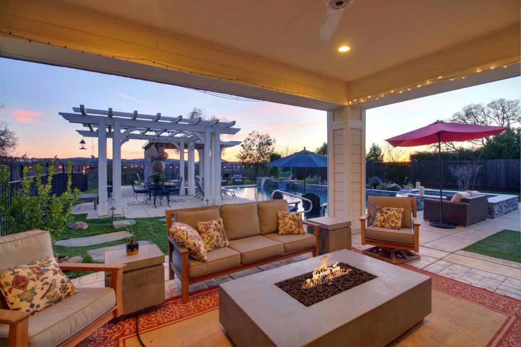 Photo of 9588 Pamela Street, El Dorado Hills, CA 95762 (MLS # 226001060)