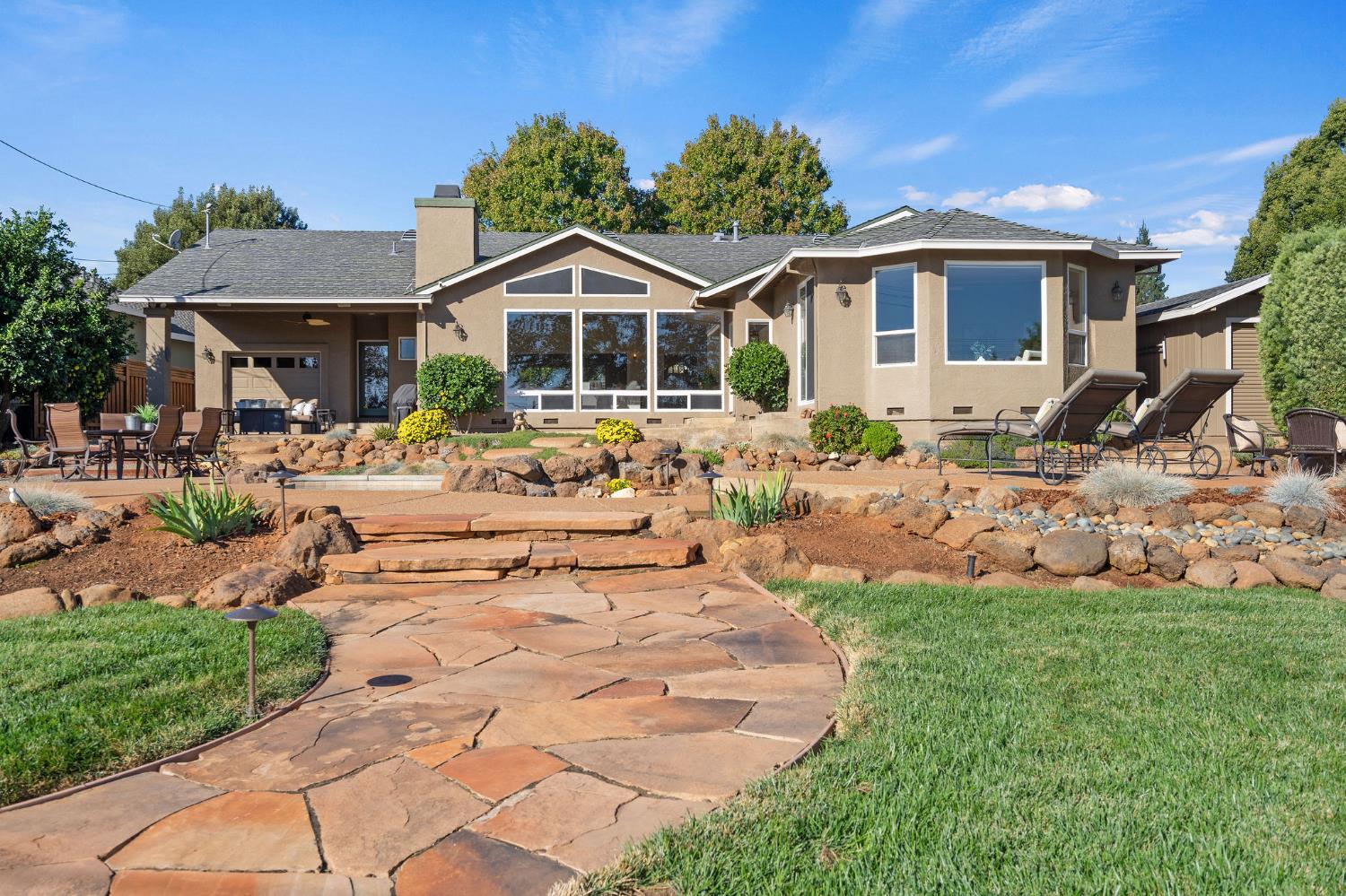 5250 Mississippi Bar Drive