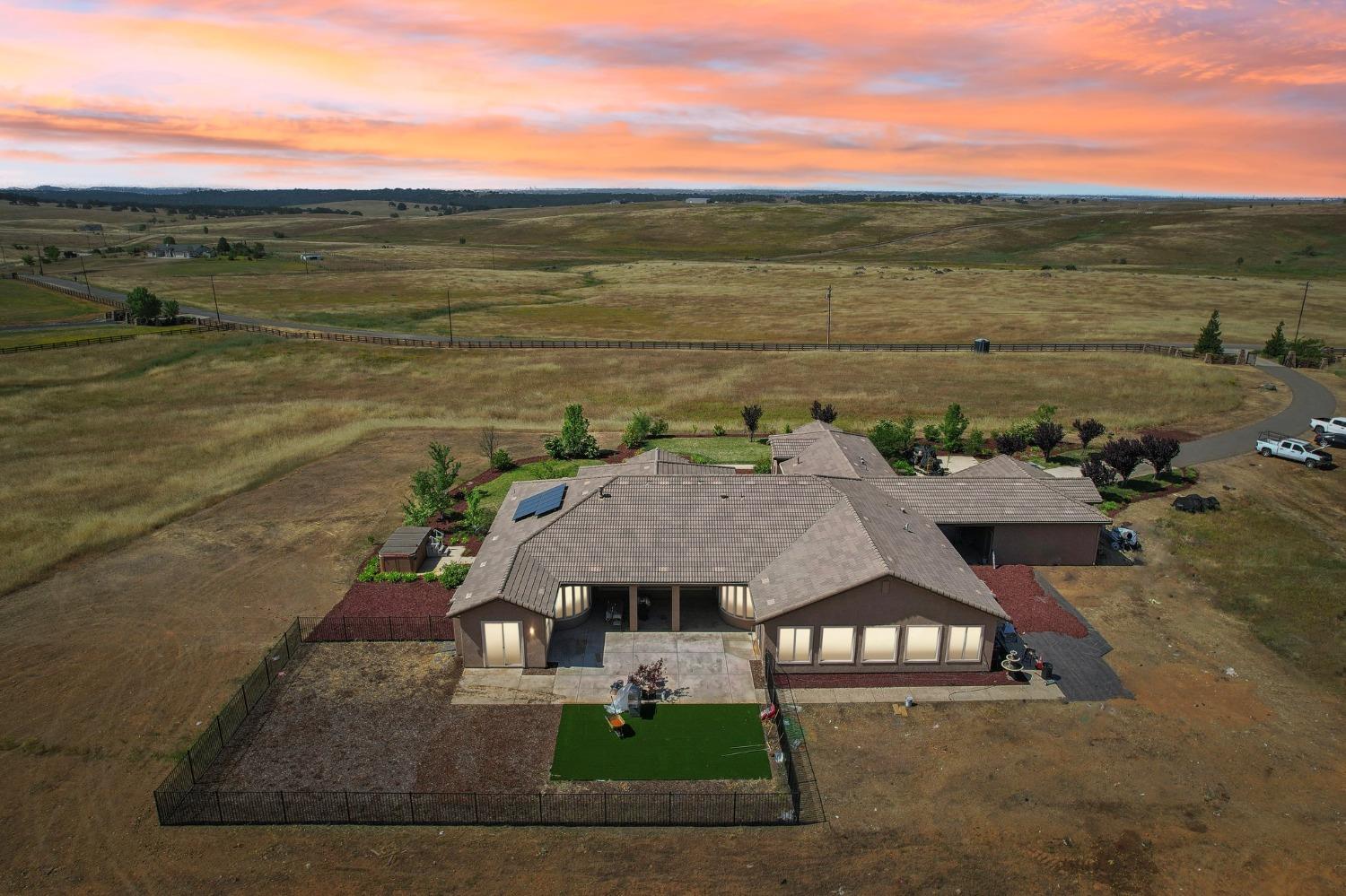7601 Settlers Trail
