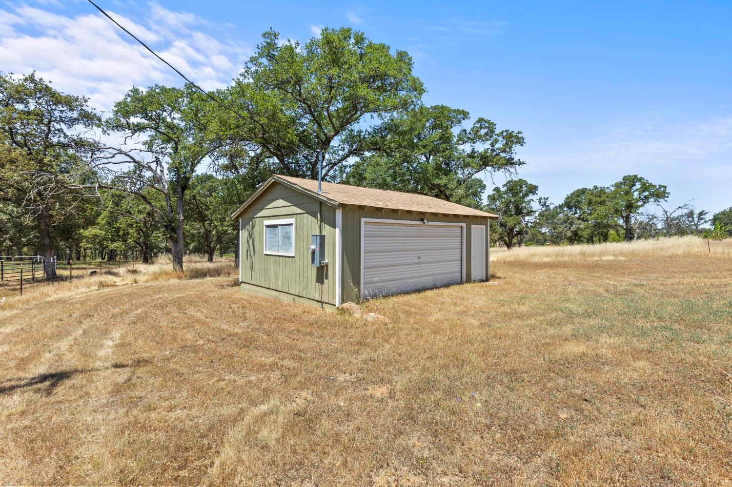 5679 Ashwood Lane