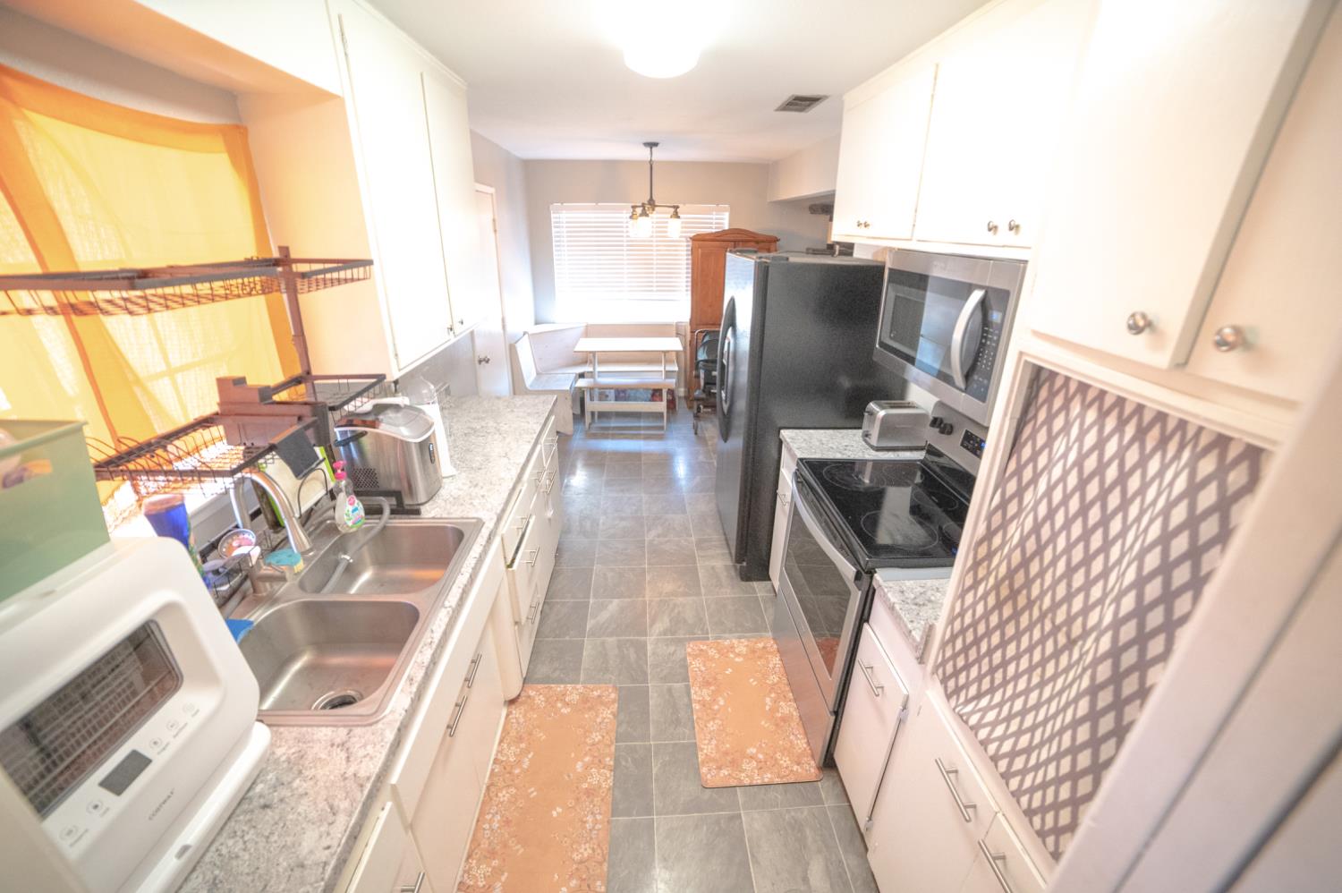 Citrus Heights, California 95621, United States, 3 Bedrooms Bedrooms, ,2 BathroomsBathrooms,Residential,Active,188724