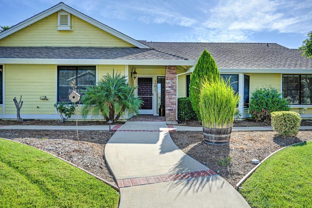 201 Silver Spur Court