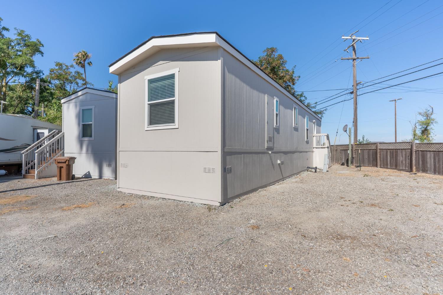 4610 Gateway RD 12