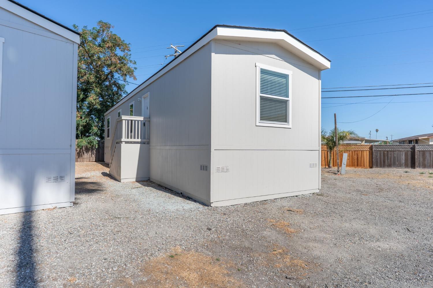 4610 Gateway RD 12