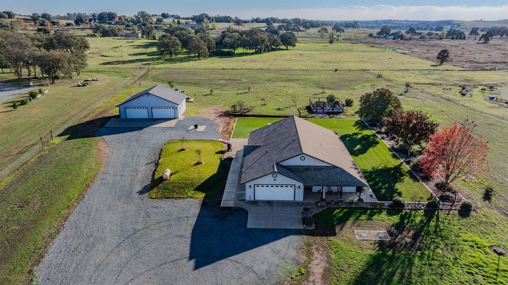 Photo of 17 Sara-Lex Court, Valley Springs, CA 95252 (MLS # 225146663)