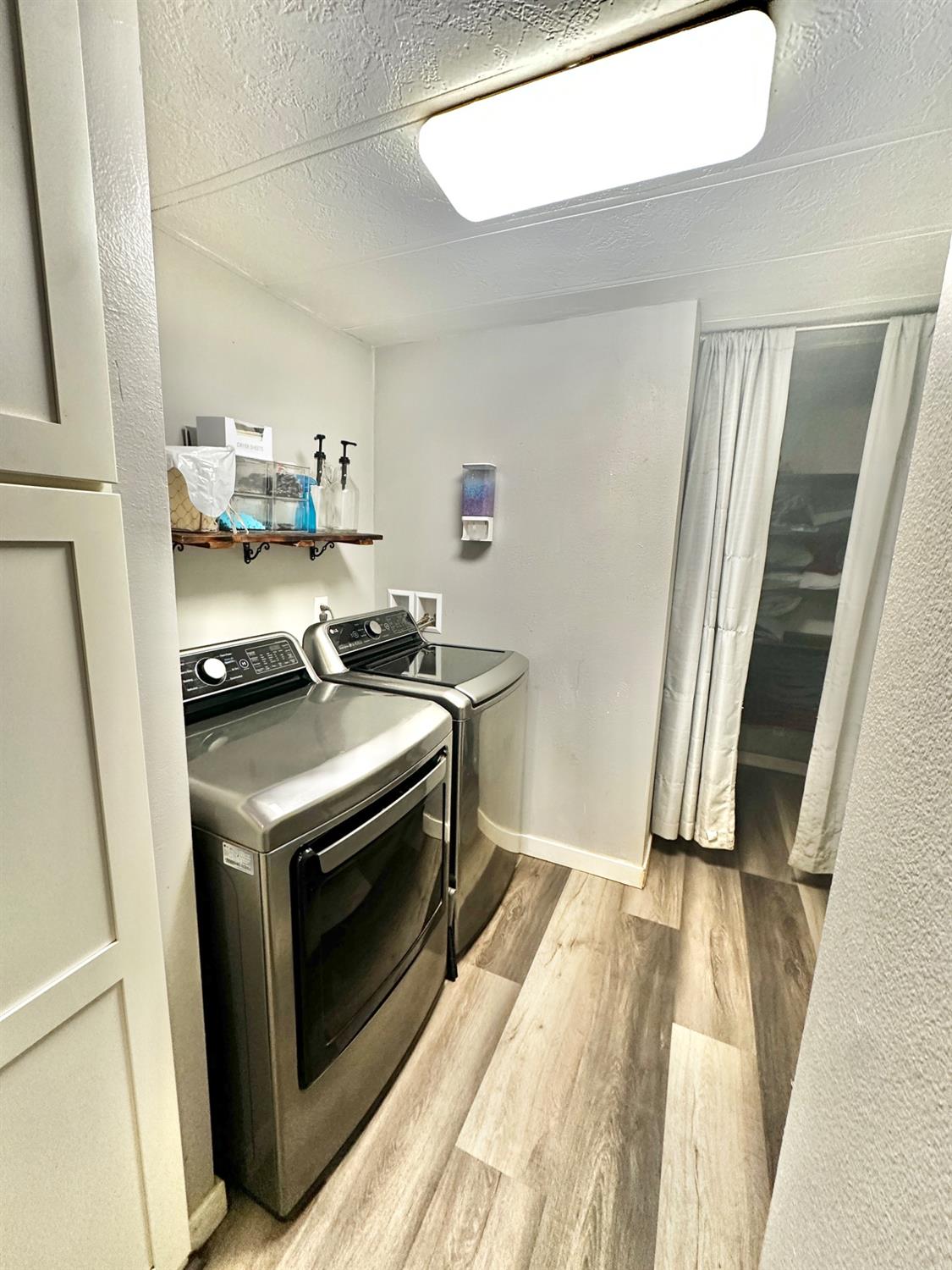 Placerville, California 95667, United States, 2 Bedrooms Bedrooms, ,2 BathroomsBathrooms,Residential,Pending,114637