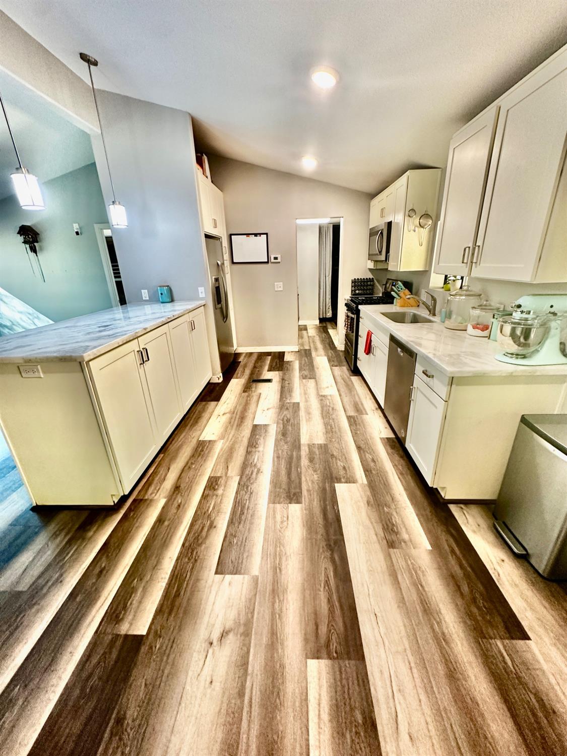 Placerville, California 95667, United States, 2 Bedrooms Bedrooms, ,2 BathroomsBathrooms,Residential,Pending,114637