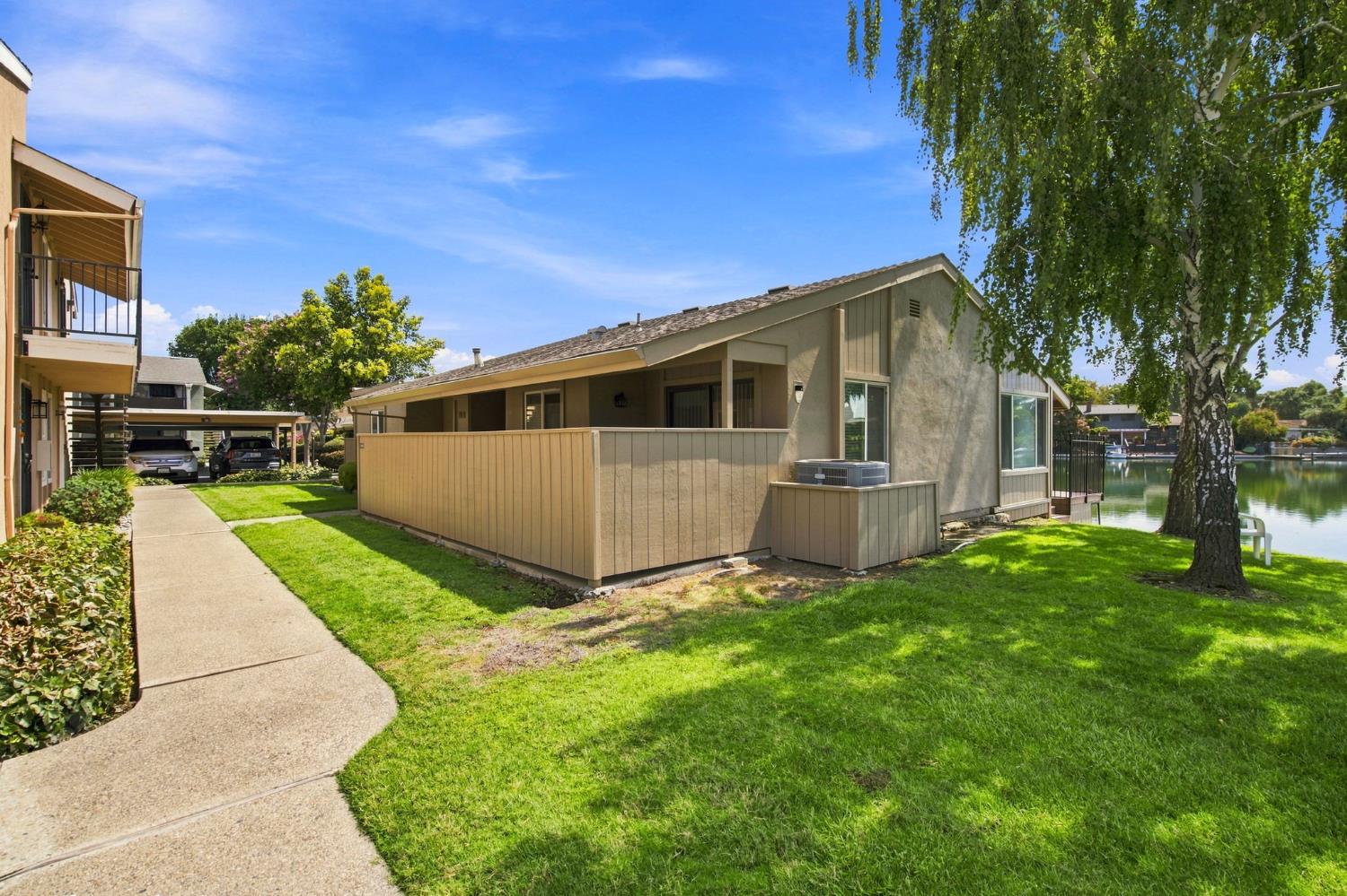 3746 W Benjamin Holt Drive