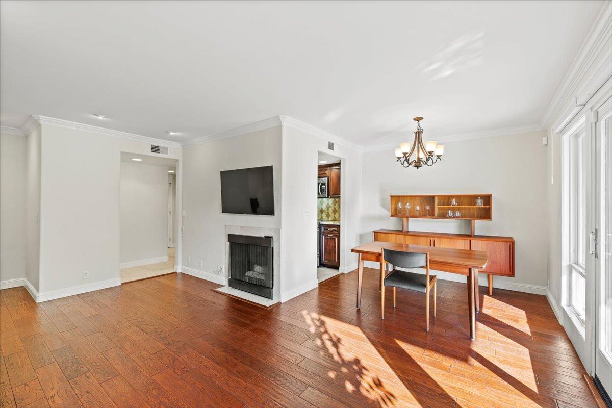 2418 Larkspur Lane 227