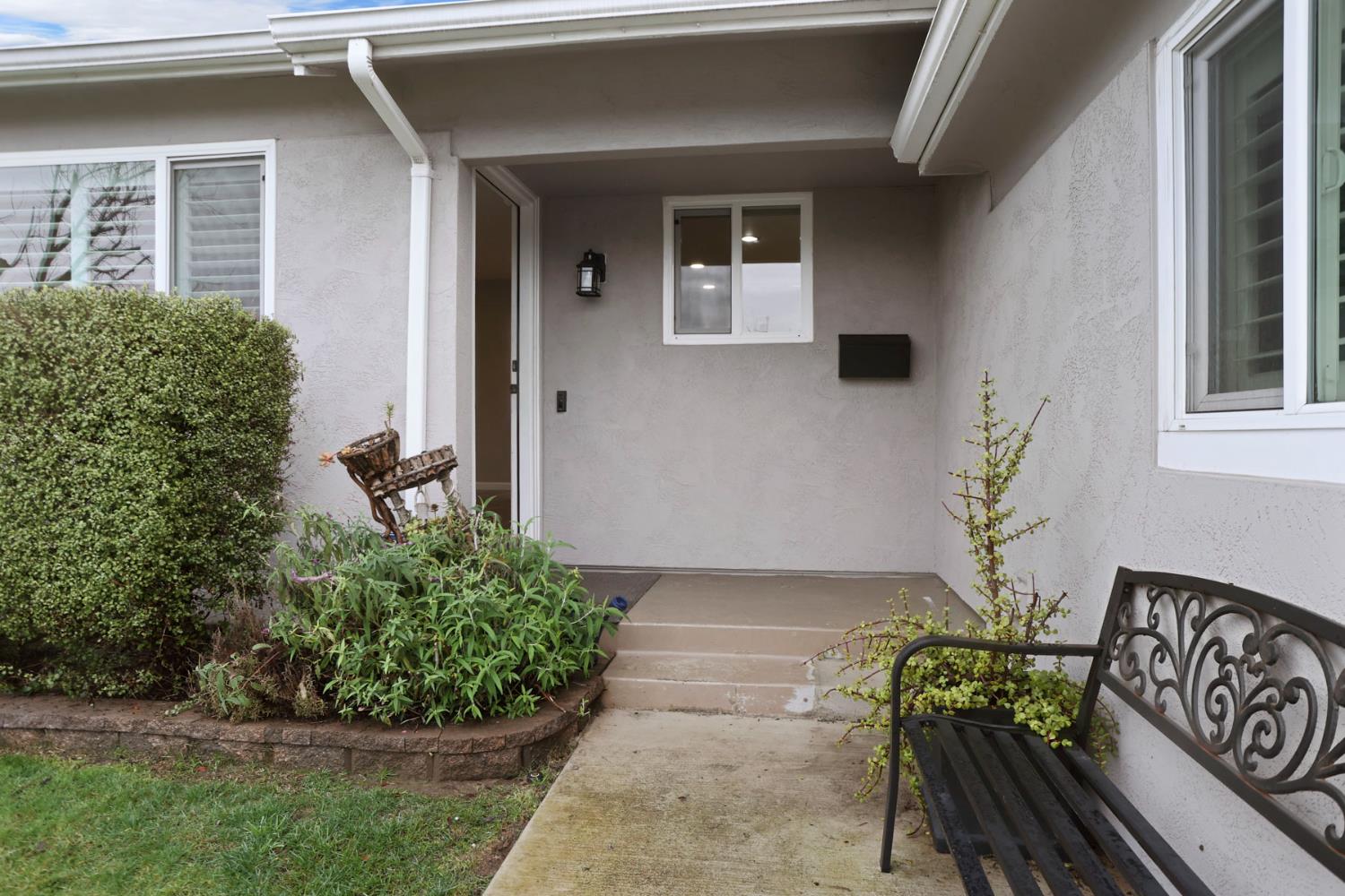 1262 Glenhurst Drive