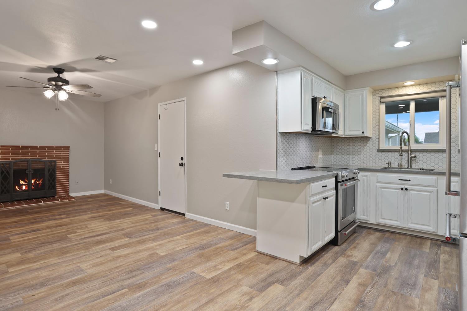 1262 Glenhurst Drive