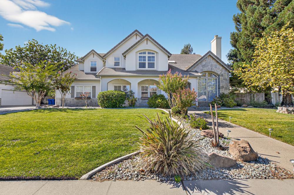9011 Quail Cove Drive
