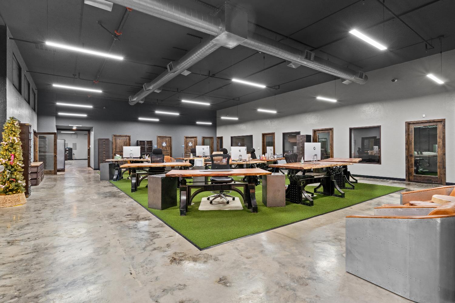 510 W Robertson Boulevard