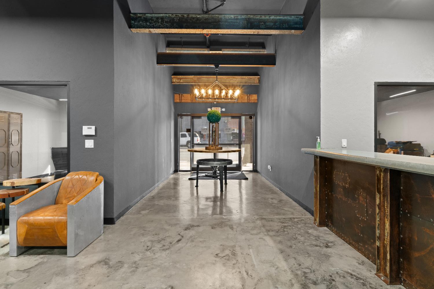 510 W Robertson Boulevard