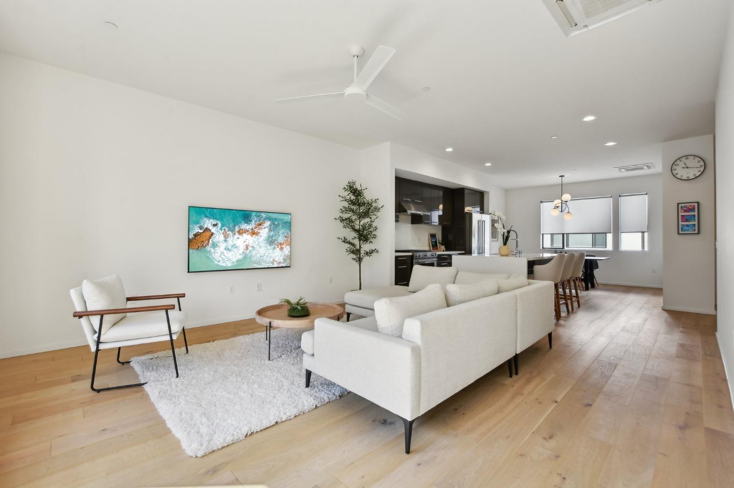 972 Eames Walk