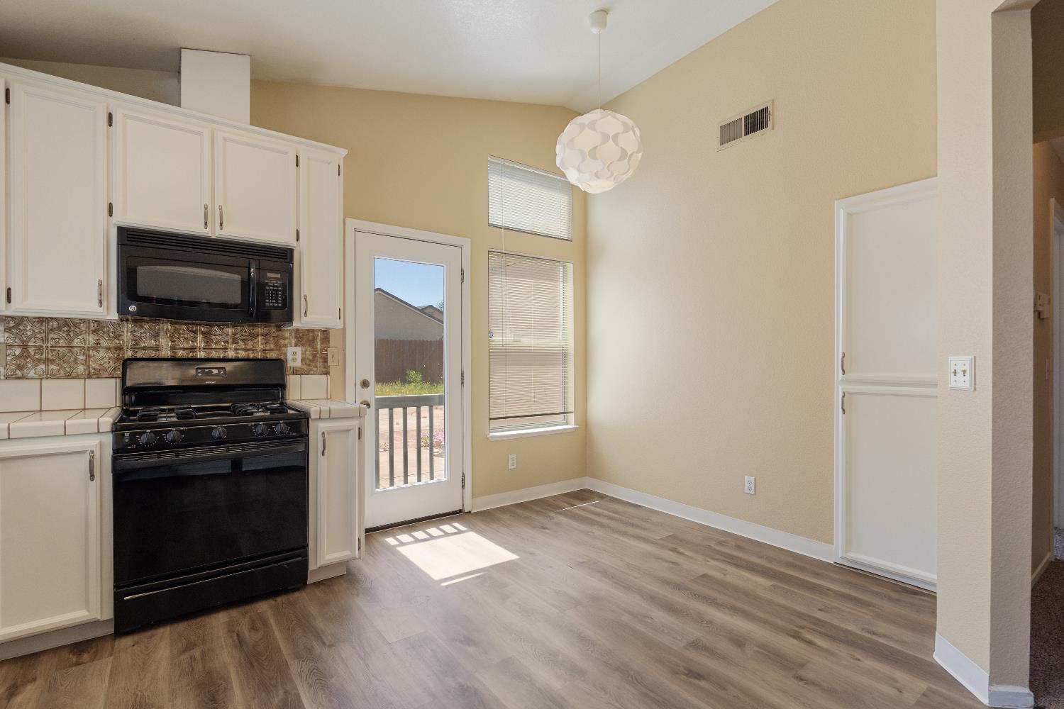 7856 Crestleigh Court