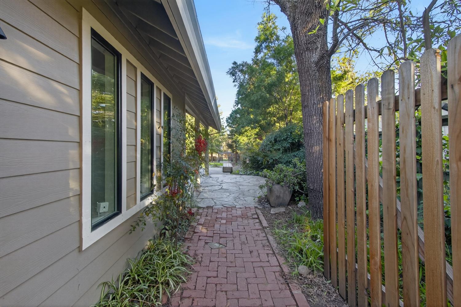 3414 Marshall Avenue