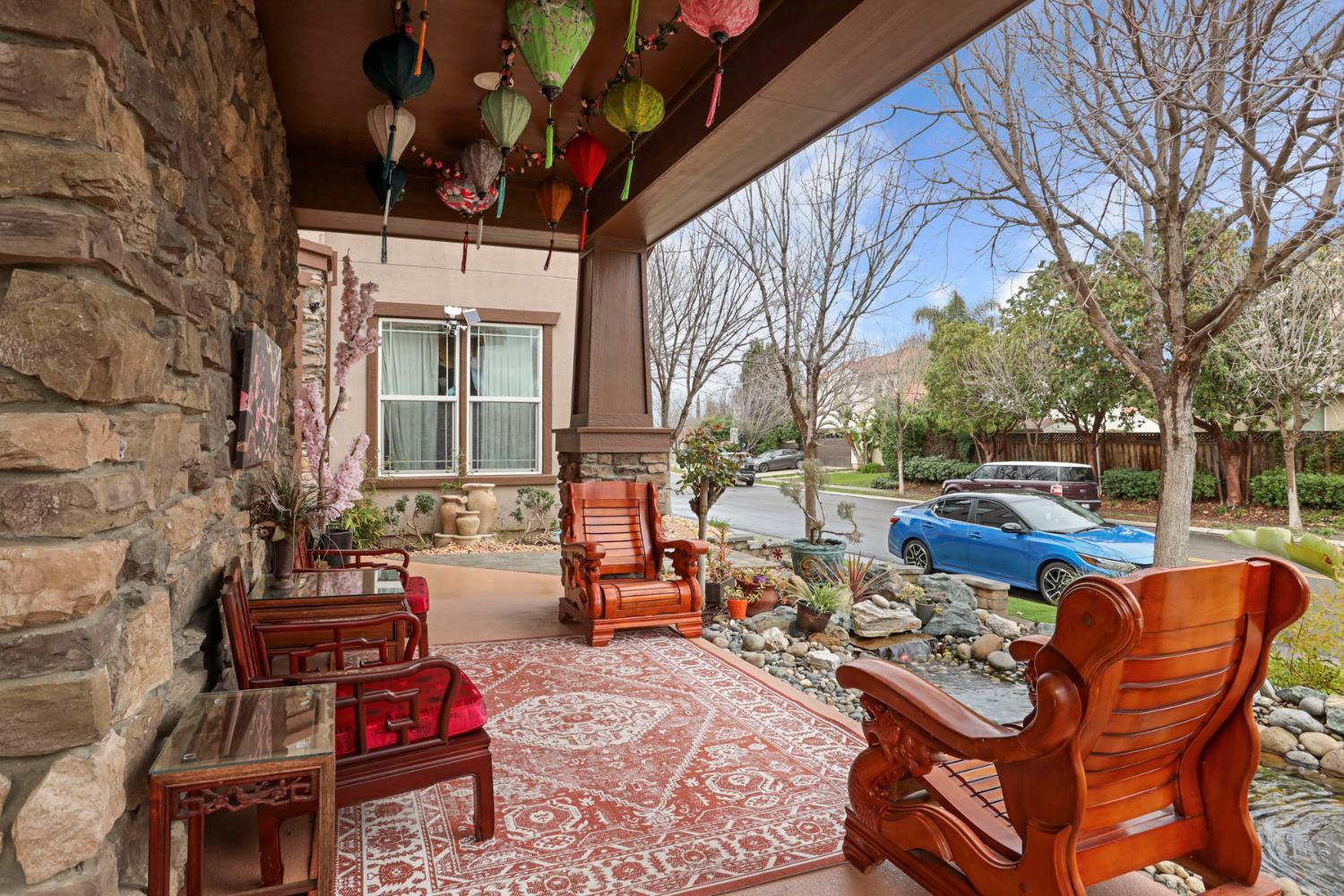 601 W Pasadena Avenue