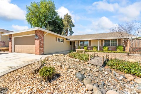 1520 Crestmont Oak Drive Roseville CA 95661