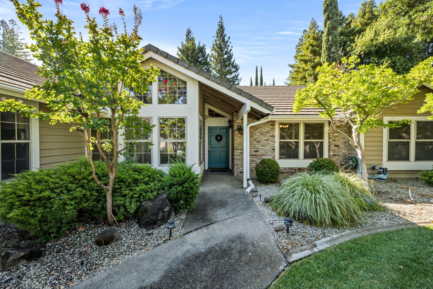 912 El Rancho Court