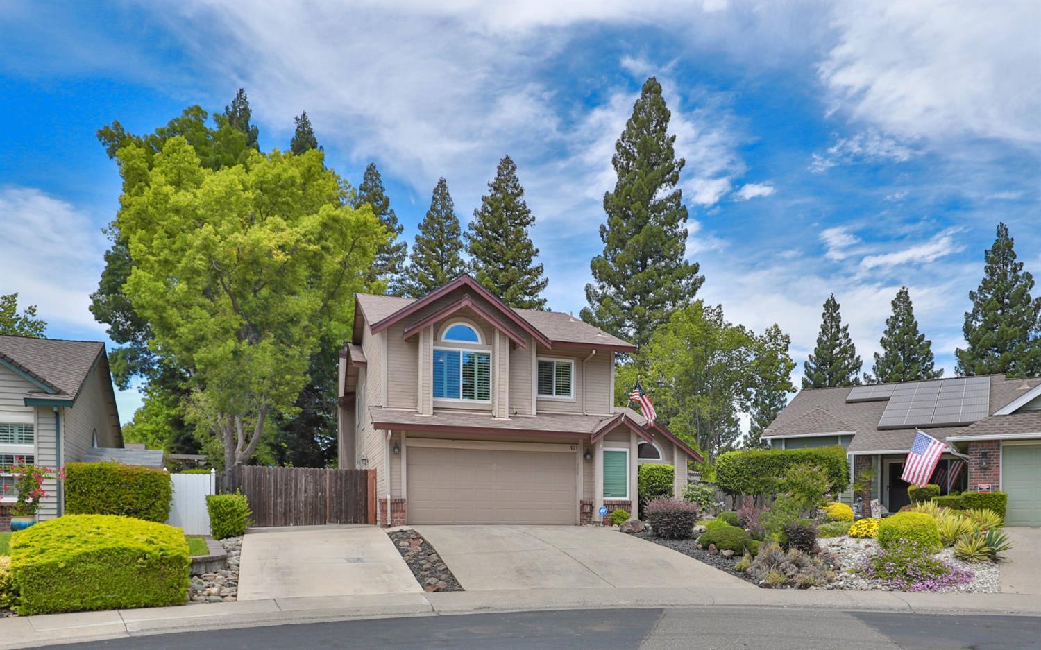 121 Chesterfield Way