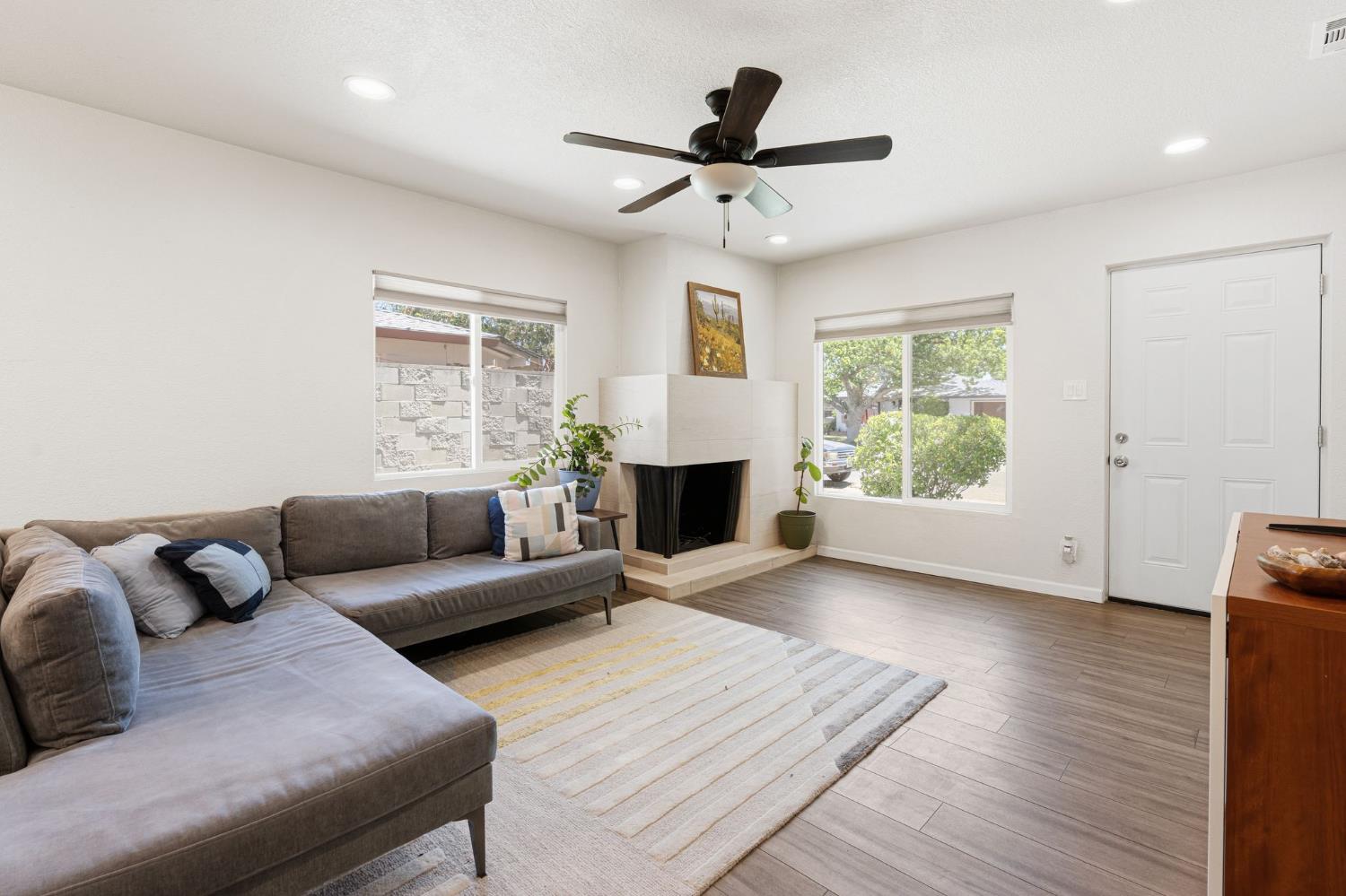 4914 Cabrillo Way