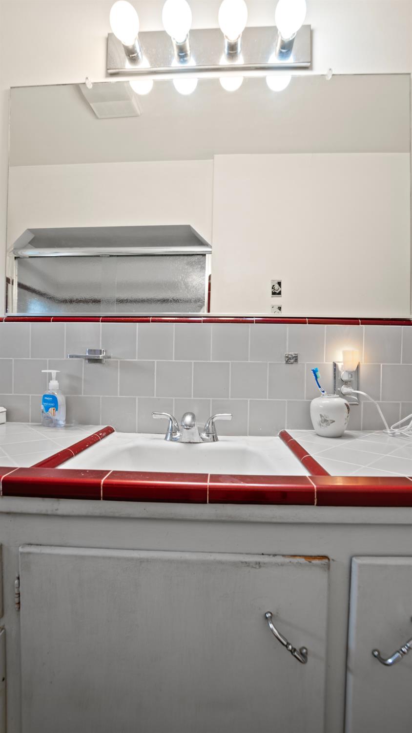 Lodi, California 95240, United States, 2 Bedrooms Bedrooms, ,1 BathroomBathrooms,Residential,Active,89296