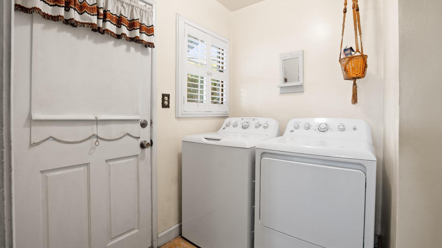 Lodi, California 95240, United States, 2 Bedrooms Bedrooms, ,1 BathroomBathrooms,Residential,Active,89296