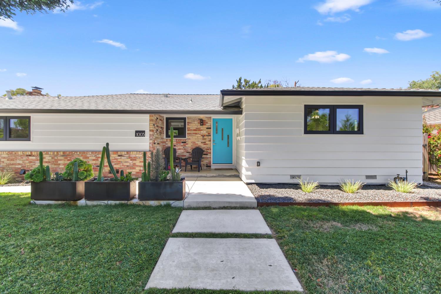 1005 Entrada Road